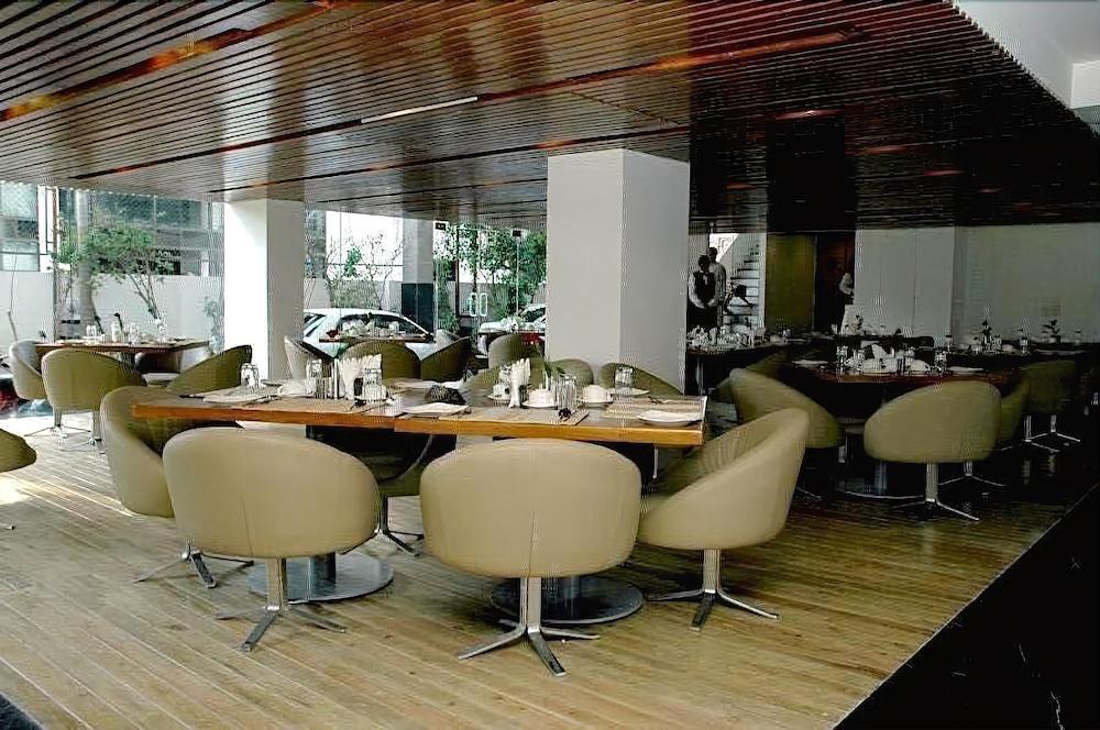 Hotel Monarch Luxur - Infantry Road Bangalore Exterior foto