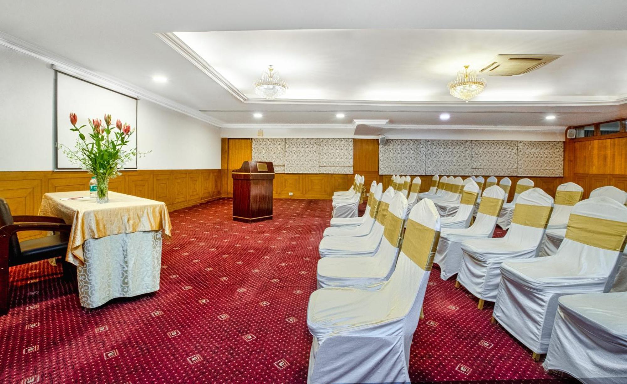 Hotel Monarch Luxur - Infantry Road Bangalore Exterior foto