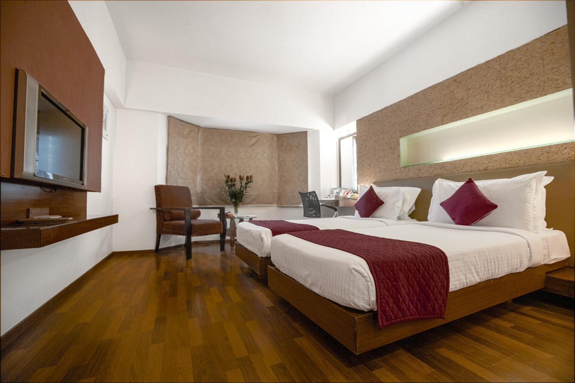 Hotel Monarch Luxur - Infantry Road Bangalore Exterior foto