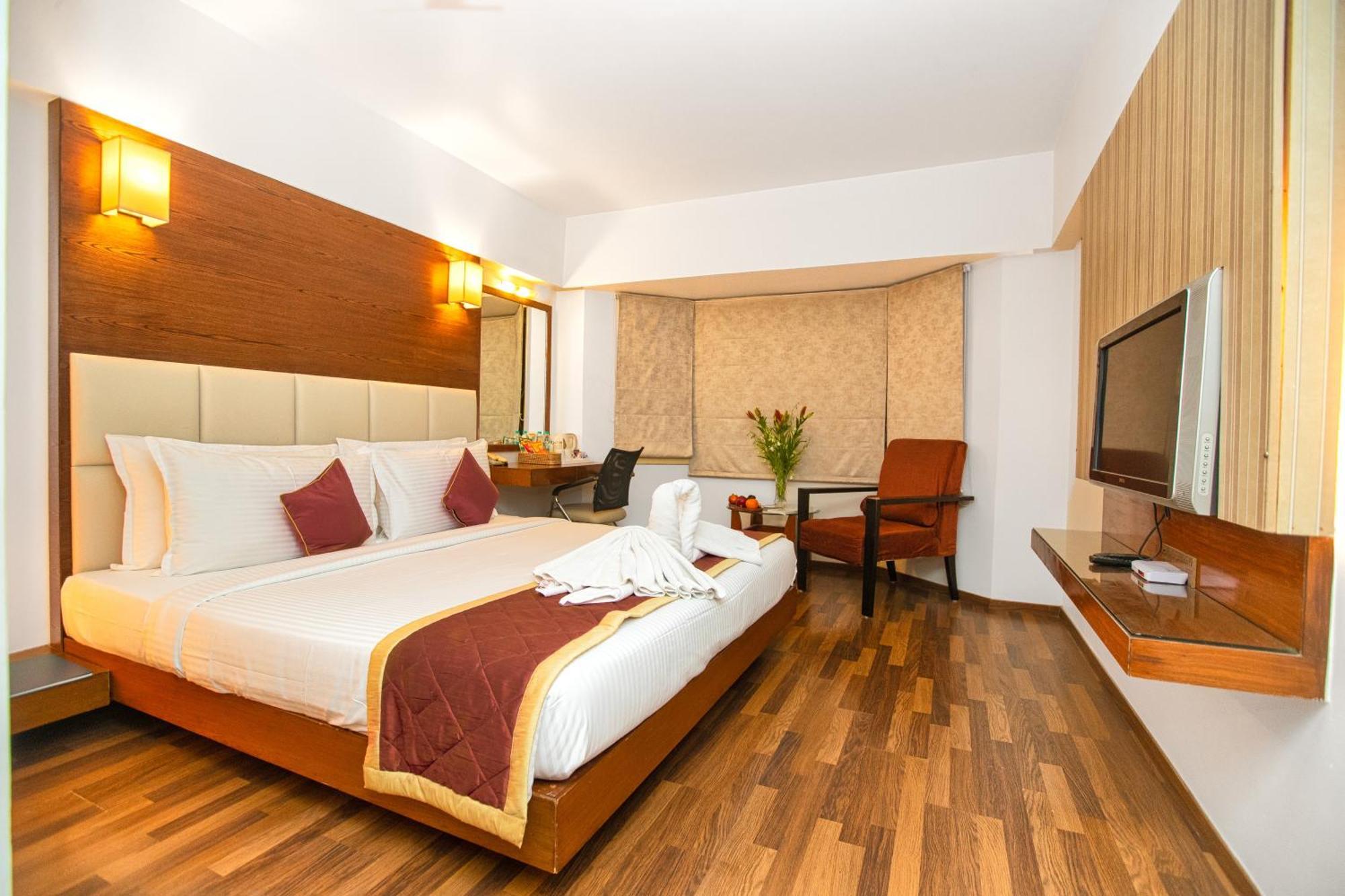Hotel Monarch Luxur - Infantry Road Bangalore Exterior foto