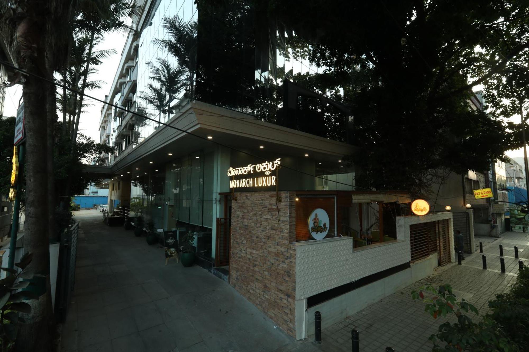 Hotel Monarch Luxur - Infantry Road Bangalore Exterior foto